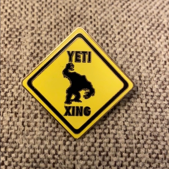 Authentic Disney Trading Pins from 2008-2012 - Picture 6 of 7